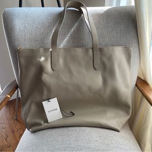 Cuyana Classic Zipper Tote